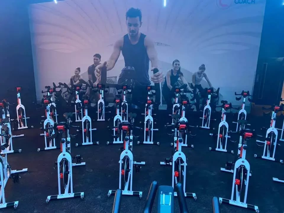 6-Group-Coach-Leeds-UK-Schwinn-AC-Sport-2