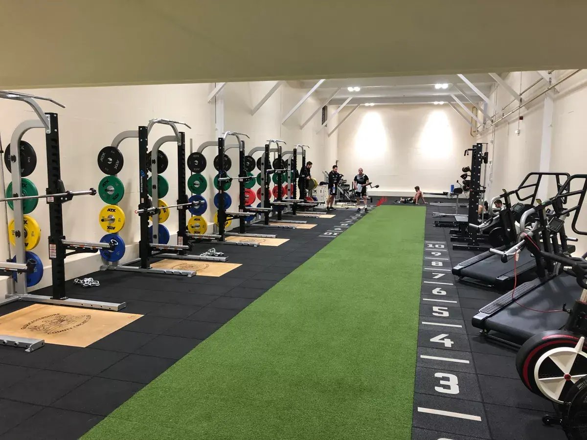 8-Gloucestershire-Cricket-Club-SC-Centre-BS7-Gym-Nautilus-Half-Rack